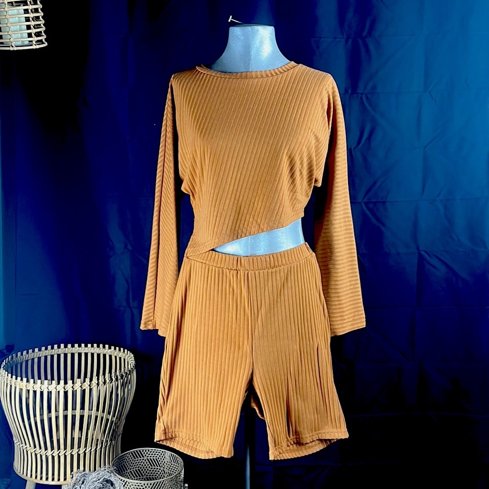 Two piece short set